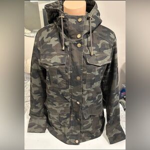 [Lucky Brand]